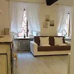 Madama Suite